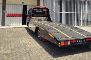 Jasa Derek Towing Mobil di Surabaya: Solusi Terpercaya dengan Harga Murah, Pelayanan Cepat & Bergaransi