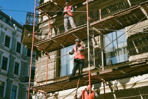 Jasa Tukang Penyewaan dan Pemasangan Scaffolding dengan Jaminan Pengantaran dan Penjemputan di Surabaya dan Sekitarnya