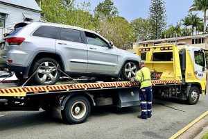 Solusi Tepat dalam Situasi Darurat: Jasa Derek Towing Kendaraan di Surabaya